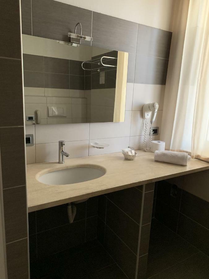 Hotel Palace Gioia Tauro Εξωτερικό φωτογραφία