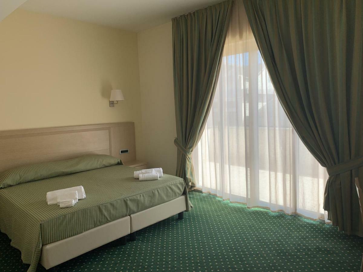 Hotel Palace Gioia Tauro Εξωτερικό φωτογραφία